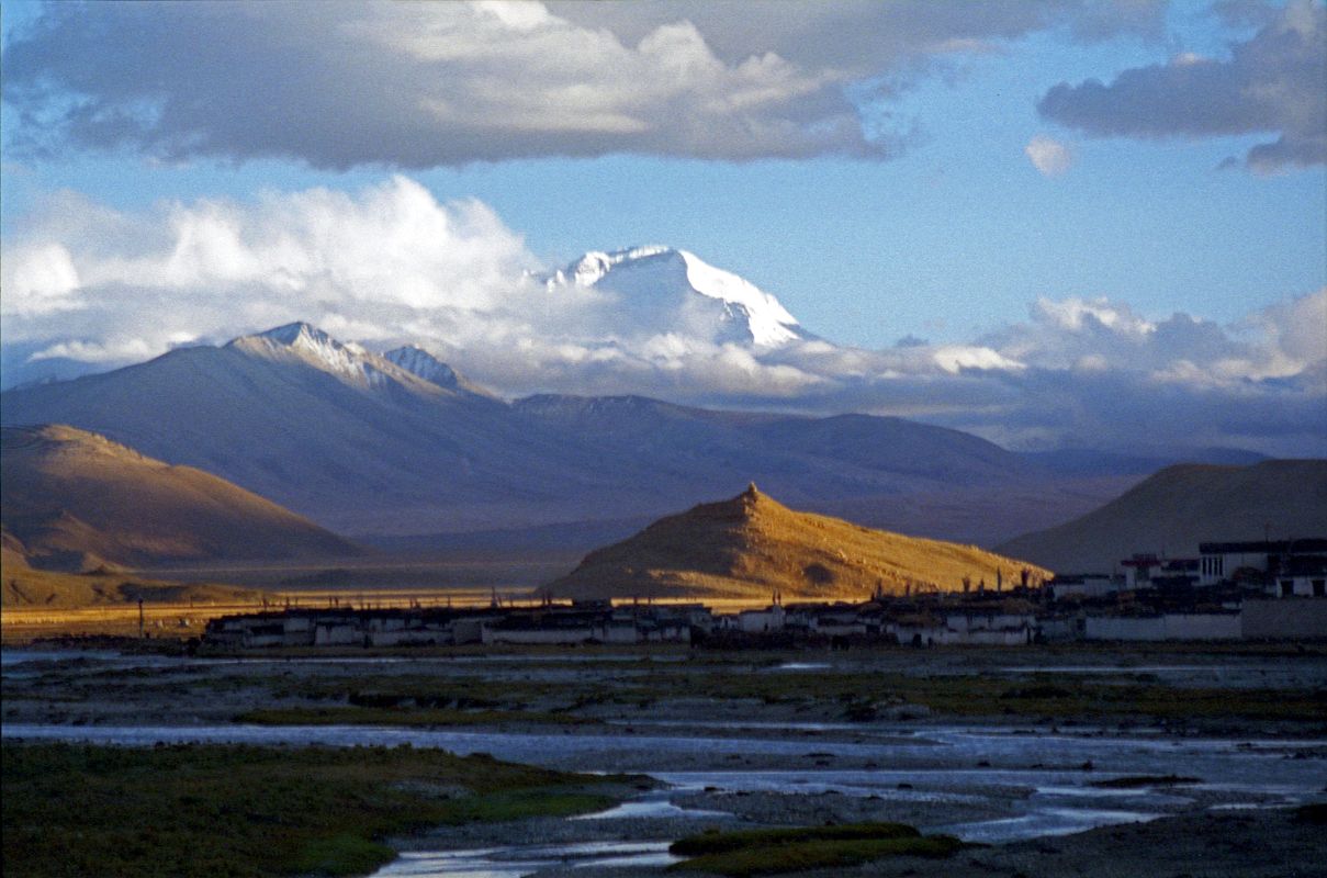 17 Cho Oyu At Sunset Towering Above Tingri